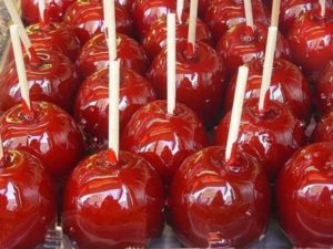 Румяное яблочко само себя хвалит: бизнес на продаже фруктов в карамели