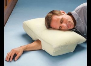 Удобная подушка для тех, кому неудобно спать ночью